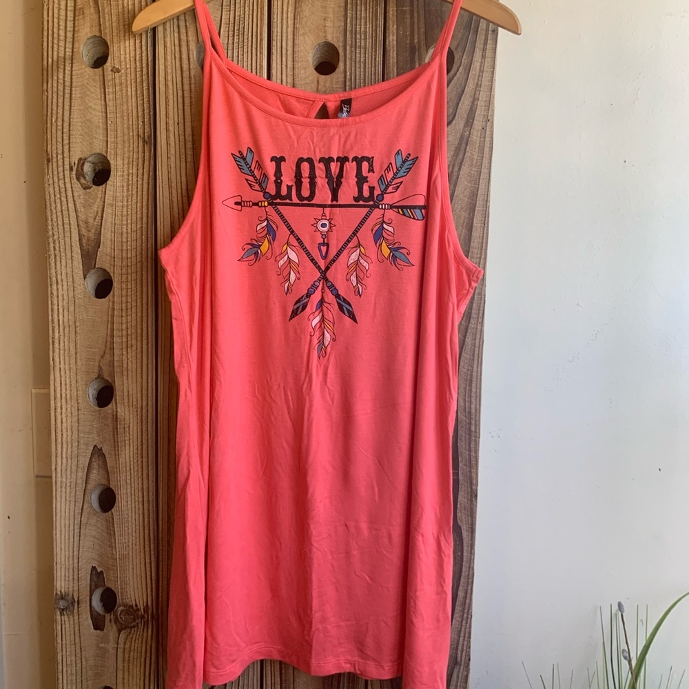 Comfy loose strapped keyhole detail dress